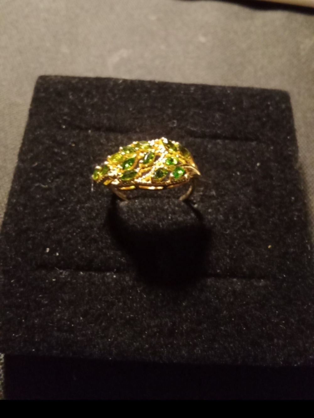 Sterling Silver Ring with Green Crystal Accents - Elegant Women's Jewelry